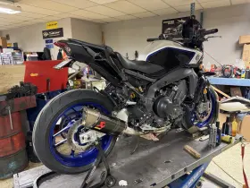 Akrapovic S-y9r18-apc Mt-09spabs 2021 Used Full Exhaust Yamaha Mt-09 2024 Carbon. 5 Miles