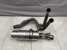Com02bw Delkevic Kawasaki Z650 Complete Exhaust 2-1 8 Inch Round Stainless Muffler Used
