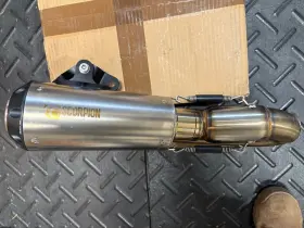 Ptr89bcer Scorpion Exhaust Red Power Slip-on Triumph Street Triple 765 17-19 Stainless Ptr89bcer Scorpion Exhaust Red Power Slip-on Triumph Street Triple 765 17-19 Stainless